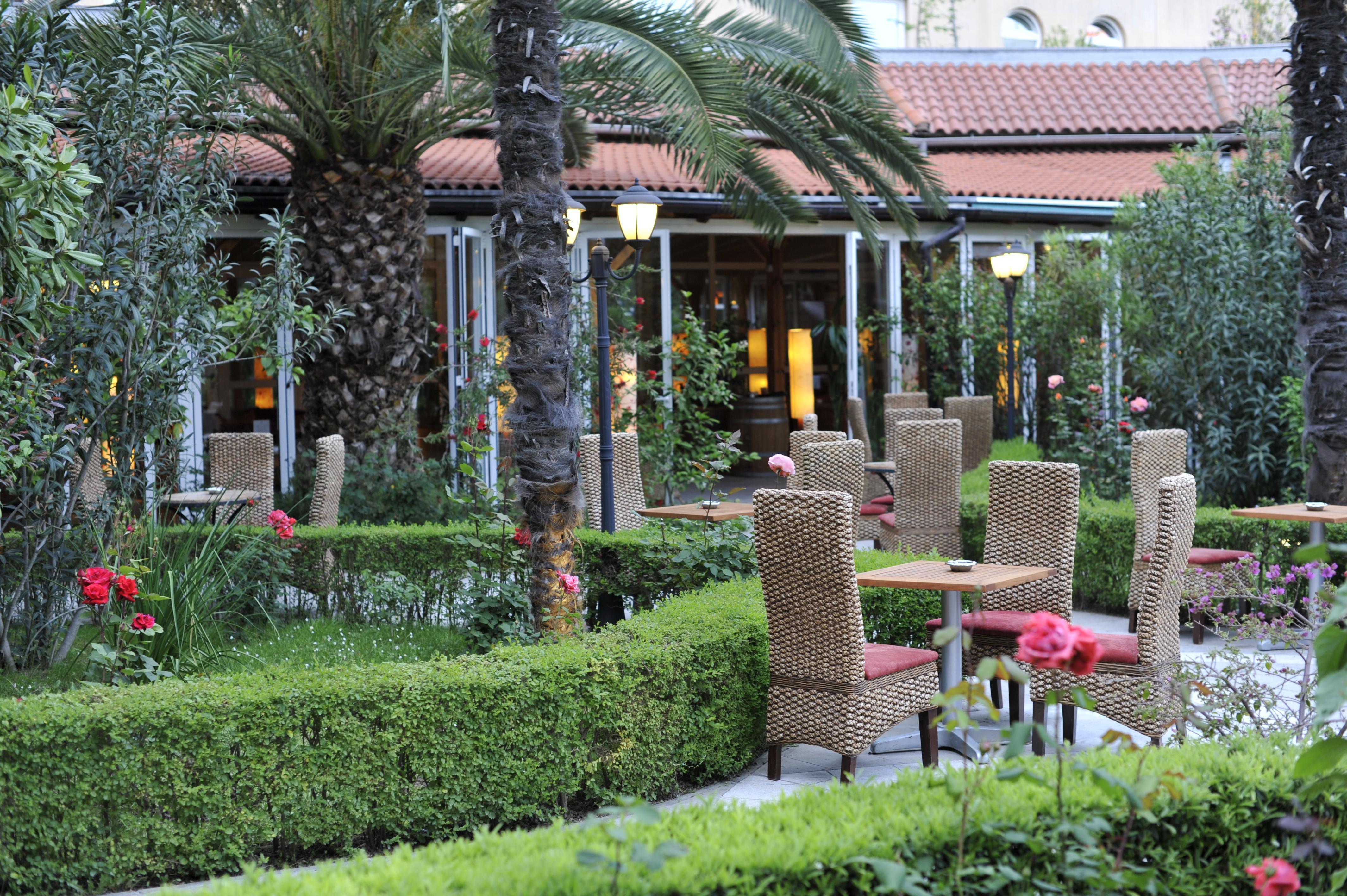 โร้กเนอร์ โฮเต็ล ติเรนา Hotel ติรานา ภายนอก รูปภาพ